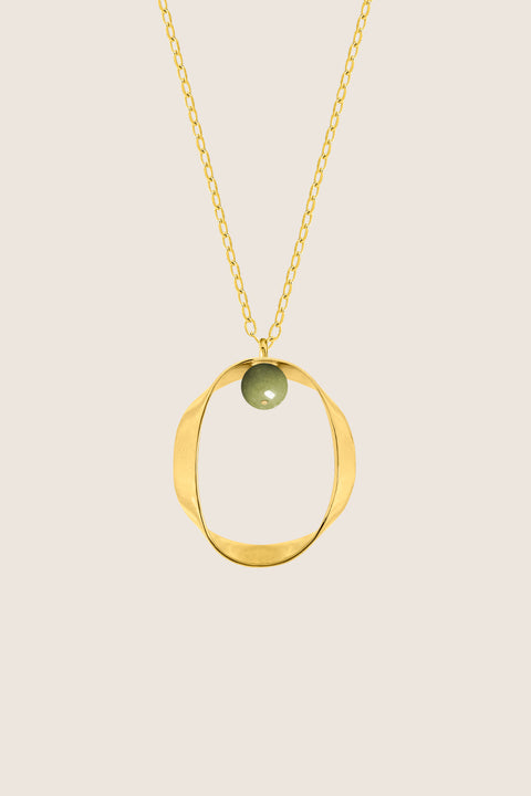 UMIAR jewellery FEMINA necklace with natural matcha-toned jasper. A symbol of feminine strength, authenticity and balance. Limited UMIAR x MOYA MATCHA edition. Discover and gift timeless elegance.
