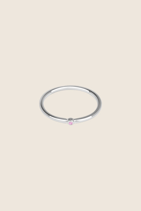 UMIAR jewellery presents a minimalist band ring with a precious gemstone — choose from diamond, sapphire, and more. A delicate design, handcrafted from 925 sterling silver or 24-carat gold-plated silver. Discover subtle luxury — order online today!