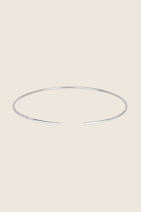 Discover the elegant choker by UMIAR jewellery – a handcrafted necklace with natural gemstones, made of 925 sterling silver or 24-carat gold-plated silver. The perfect gift and a stylish accessory for both everyday wear and evening occasions. Order online today!