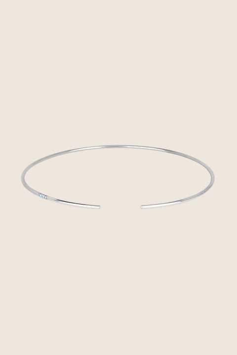 Discover the elegant choker by UMIAR jewellery – a handcrafted necklace with natural gemstones, made of 925 sterling silver or 24-carat gold-plated silver. The perfect gift and a stylish accessory for both everyday wear and evening occasions. Order online today!