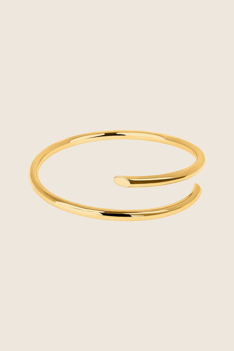 An eye-catching spiral bracelet from UMIAR Jewelry, crafted from fine silver. Exceptional elegance for both grand occasions and everyday moments. Perfect as a gift that emphasizes balance and dynamism. Add a fashionable touch to your outfits with the striking spiral bracelet from UMIAR Jewelry – choose a gift that will impress!