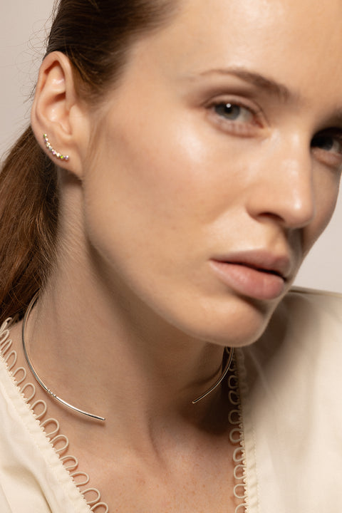 Discover the elegant choker by UMIAR jewellery – a handcrafted necklace with natural gemstones, made of 925 sterling silver or 24-carat gold-plated silver. The perfect gift and a stylish accessory for both everyday wear and evening occasions. Order online today!