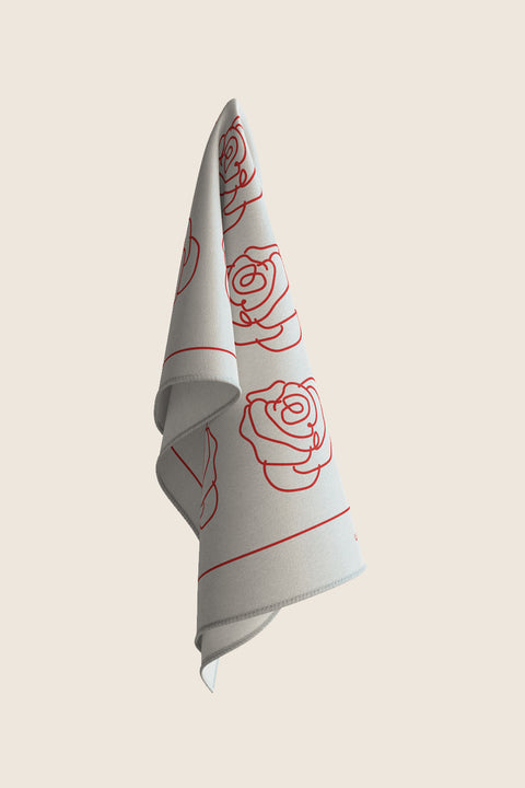 Discover a silk scarf with an original rose design by UMIAR jewellery, where the clean outline of a rose meets a striking colour palette of ecru and carmine. A perfect fusion of elegance and fashion in one accessory. This exceptional scarf, made from 100% natural silk, is part of the PROFONDO ROSSO collection. An ideal gift — beautifully packaged and ready to delight. Explore unique jewellery and silk scarves by UMIAR.