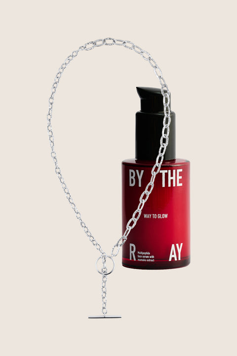 Limited-edition Mother’s Day gift set featuring the silver AZIO necklace and the WAY TO GLOW multi-peptide serum by BY THE RAY. A luminous duo celebrating feminine strength, beauty, and everyday glow.