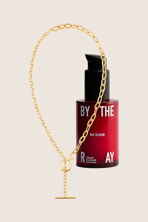 Limited-edition Mother’s Day gift set featuring the silver AZIO necklace and the WAY TO GLOW multi-peptide serum by BY THE RAY. A luminous duo celebrating feminine strength, beauty, and everyday glow.