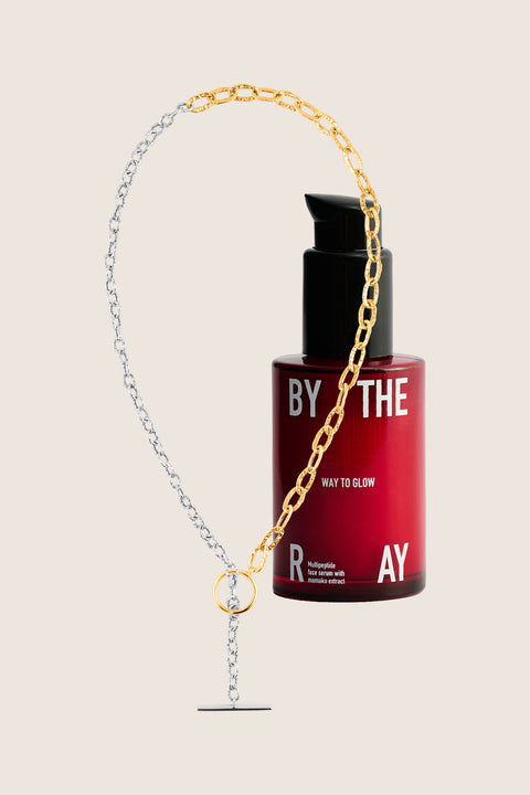 Limited-edition Mother’s Day gift set featuring the silver AZIO necklace and the WAY TO GLOW multi-peptide serum by BY THE RAY. A luminous duo celebrating feminine strength, beauty, and everyday glow.