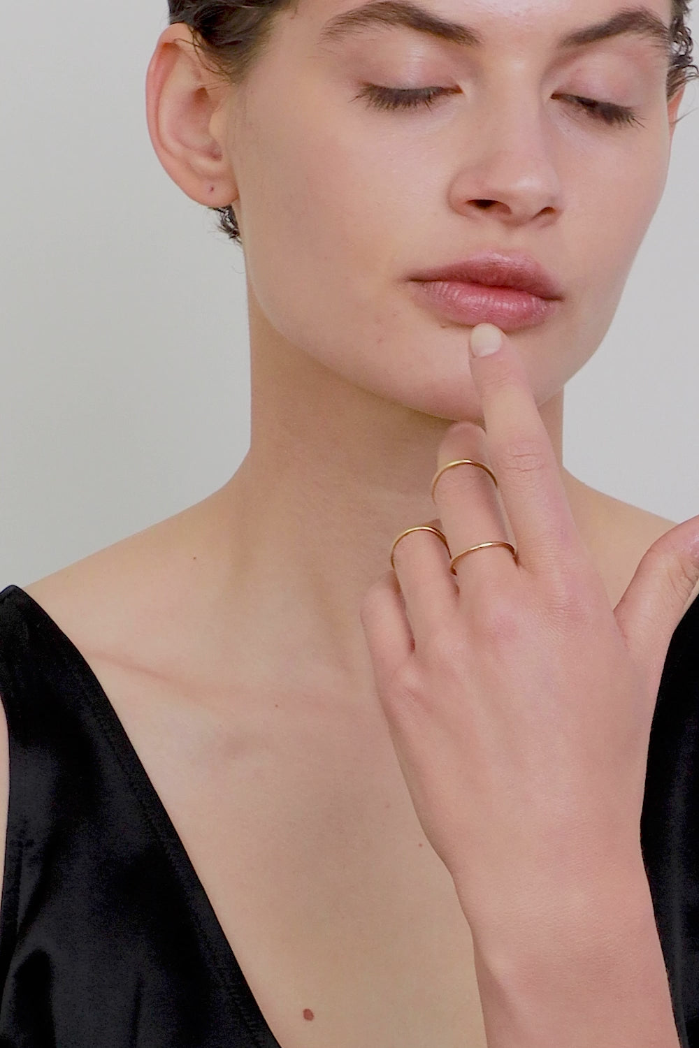 A refined set of three delicate band rings designed for versatile styling—wear them individually, stacked, or as knuckle rings. Minimalist and elegant, they offer endless combinations and effortless everyday wear. A perfect choice for lovers of subtle design and adaptable jewelry. Discover modern versatility by UMIAR jewelry.