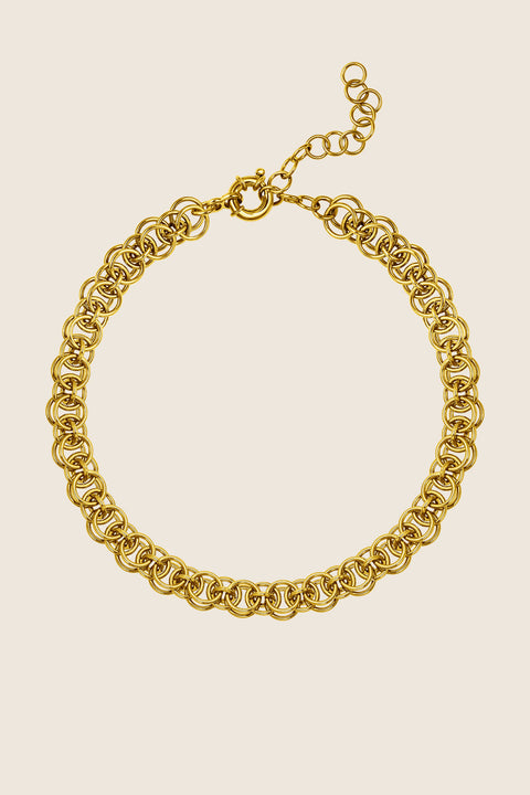 Discover the hand-woven chain necklace from UMIAR Jewellery — perfect for both everyday and elegant looks. This WIĘZI collection piece, crafted from delicate links, highlights artisanal craftsmanship and traditional techniques. Inspired by unifying emotions, it is designed for both her and him. Add exceptional design to your collection!