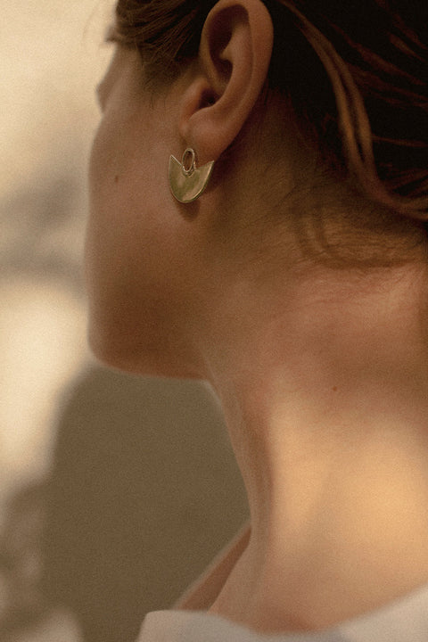 Stud earrings inspired by the rich culture of South America, handcrafted from sterling silver or 24k gold-plated silver. Part of the ESTAS collection, they celebrate nature, exotic travel, and the free-spirited energy of the modern nomad. Discover adventurous elegance by UMIAR jewelry.