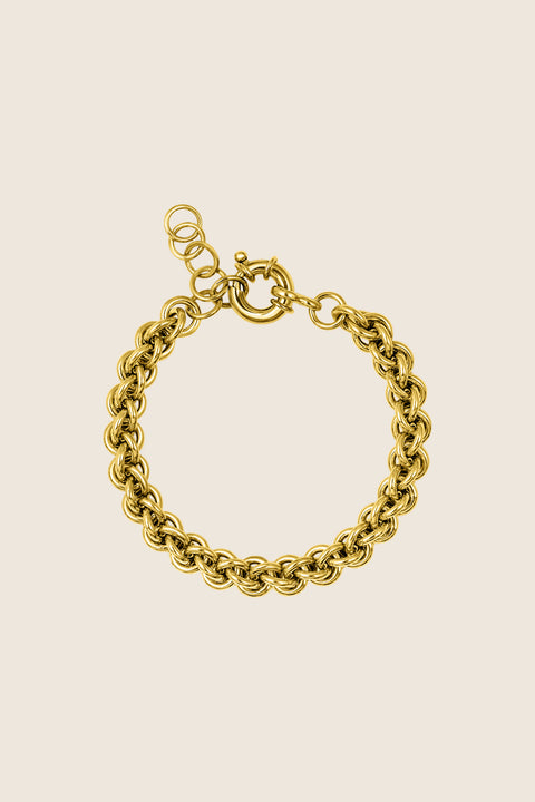 Discover the COMO chain bracelet from UMIAR Jewellery’s WIĘZI collection — hand-woven from hundreds of delicate links for a unique, artisanal look. Crafted from 925 sterling silver or 24k gold-plated silver. A unisex design inspired by connection, harmony and traditional craftsmanship.