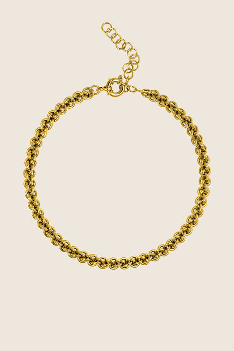 Discover the COMO necklace from UMIAR Jewellery — a hand-woven chain made from hundreds of delicate links. Entirely crafted by hand in 925 sterling silver or 24k gold-plated silver, it reflects our passion and precision in every detail. Part of the WIĘZI collection, it symbolises connection, unity and the beauty of traditional craftsmanship.