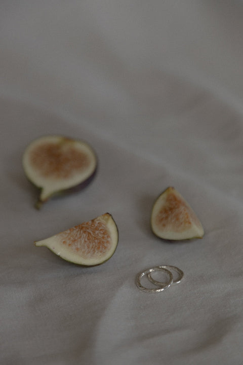 Discover the CAPRI collection ring by UMIAR Jewellery, inspired by the topography of the island of Capri. A simple yet beautiful form, handcrafted in 925 sterling silver and 24k gold-plated silver — perfect for everyday wear. Find harmony in the unique details drawn from this captivating landscape. Explore it now!