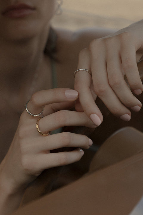 Discover the CAPRI collection ring by UMIAR Jewellery, inspired by the topography of the island of Capri. A simple yet beautiful form, handcrafted in 925 sterling silver and 24k gold-plated silver — perfect for everyday wear. Find harmony in the unique details drawn from this captivating landscape. Explore it now!