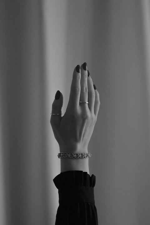 Discover this meticulously hand-woven chain bracelet crafted from delicate links. Made in 925 sterling silver or 24k gold-plated silver. Part of the WIĘZI collection, it draws inspiration from the emotions that connect us — expressed through airy structures and hand-woven chains that symbolize unity, connection and beauty.